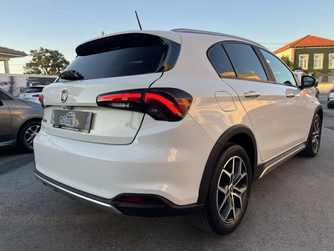 Fiat Tipo Cross 2022 - 14950 EUR, 98000 km - AUTO.MOTO.pt - 98000km - foto 5 de 53