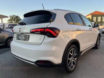Fiat Tipo Cross 2022 - 14950 EUR, 98000 km - AUTO.MOTO.pt - 98000km - foto 5 de 53
