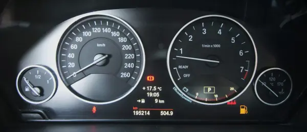 BMW 335 2013 - 21990 EUR, 195000 km - AUTO.MOTO.pt - 195000km - foto 39 de 46