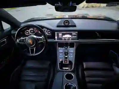 Porsche Panamera 2018 - 59000 EUR, 108000 km - 108000km - foto 4 de 10