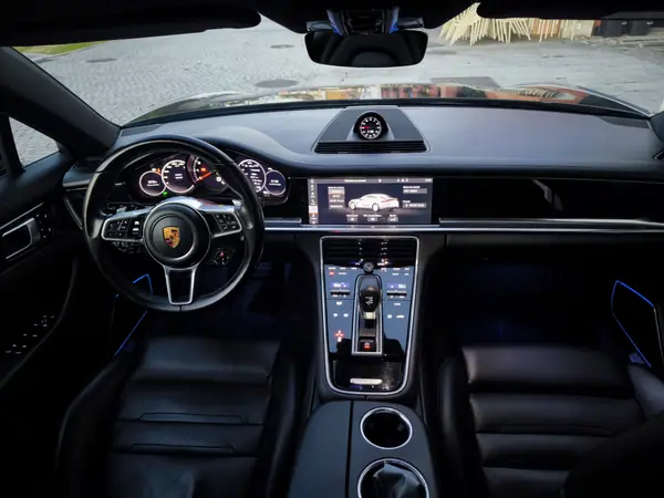 Porsche Panamera 2018 - 59000 EUR, 108000 km - 108000km - foto 4 de 10