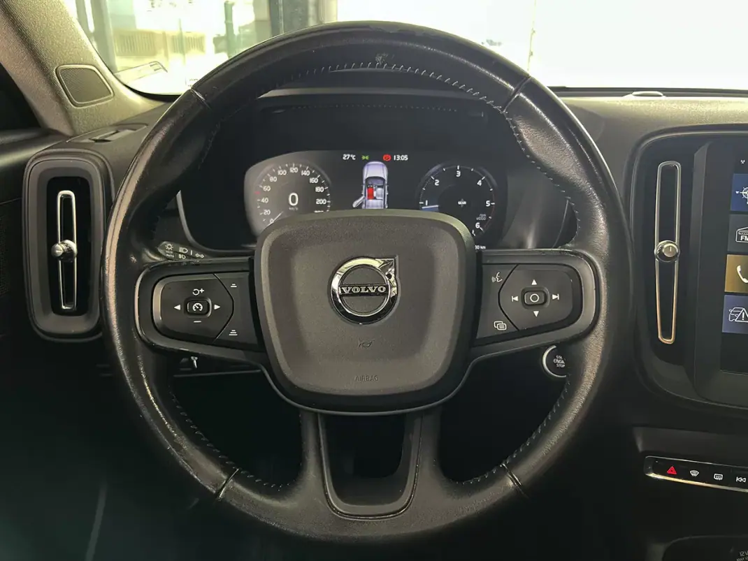 Volvo XC 40 2020 - 23800 EUR, 119887 km - 119887km - foto 8 de 25