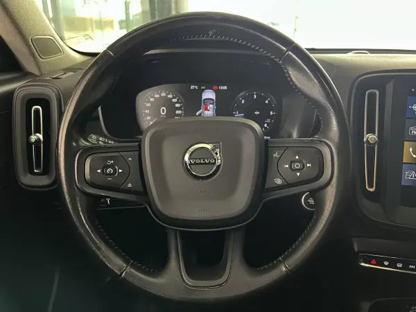 Volvo XC 40 2020 - 23800 EUR, 119887 km - 119887km - foto 8 de 25