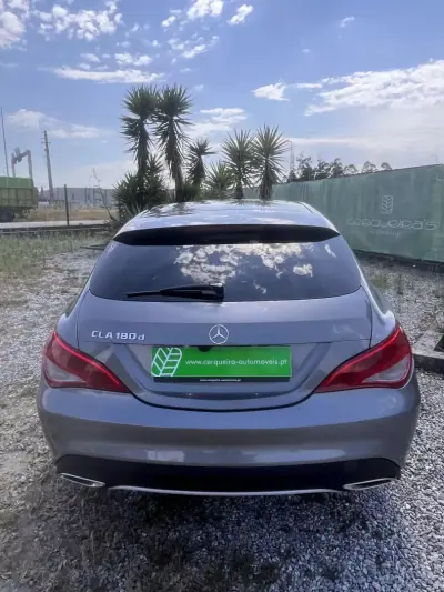 Mercedes-Benz CLA 180 2017 - 18500 EUR, 180800 km - AUTO.MOTO.pt - 180800km - foto 6 de 25