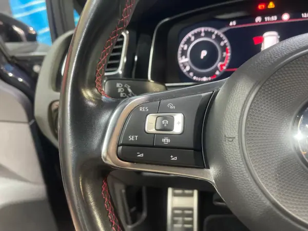 Volkswagen Golf 2019 - 30500 EUR, 106000 km - AUTO.MOTO.pt - 106000km - foto 44 de 47