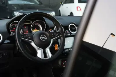 Opel Adam 2017 - 11400 EUR, 77000 km - AUTO.MOTO.pt - 77000km - foto 10 de 26