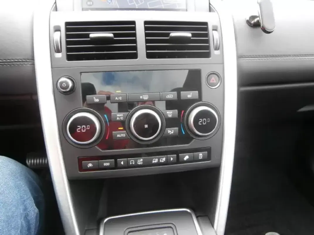 Land Rover Discovery Sport 2017 - 22500 EUR, 165585 km - 165585km - foto 17 de 37