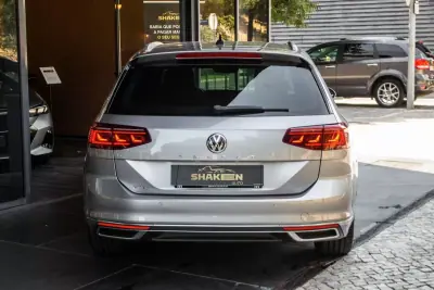 Volkswagen Passat Variant 2020 - 23990 EUR, 19072 km - 19072km - foto 11 de 43