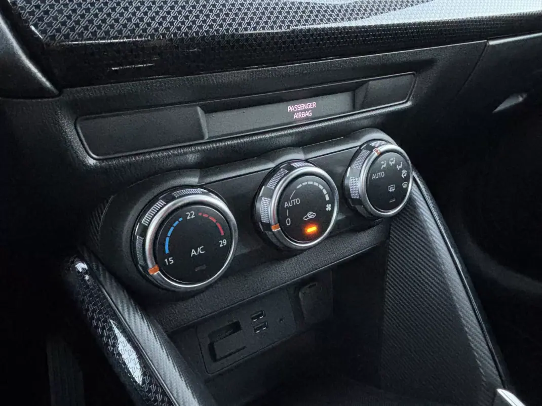 Mazda 2 2019 - 13900 EUR, 81000 km - AUTO.MOTO.pt - 81000km - foto 30 de 35