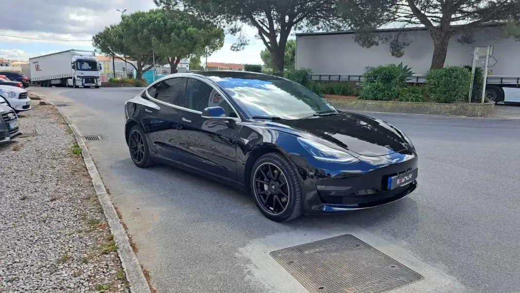 Tesla Model 3 2019 - 22500 EUR, 113000 km - 113000km - foto 16 de 53
