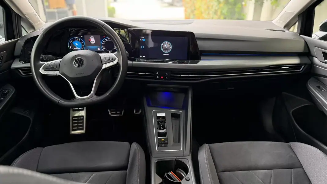 Volkswagen Golf 2021 - 21500 EUR, 96839 km - AUTO.MOTO.pt - 96839km - foto 19 de 38