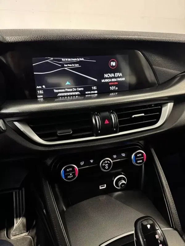 Alfa Romeo Stelvio 2017 - 22900 EUR, 215900 km - AUTO.MOTO.pt - 215900km - foto 46 de 60