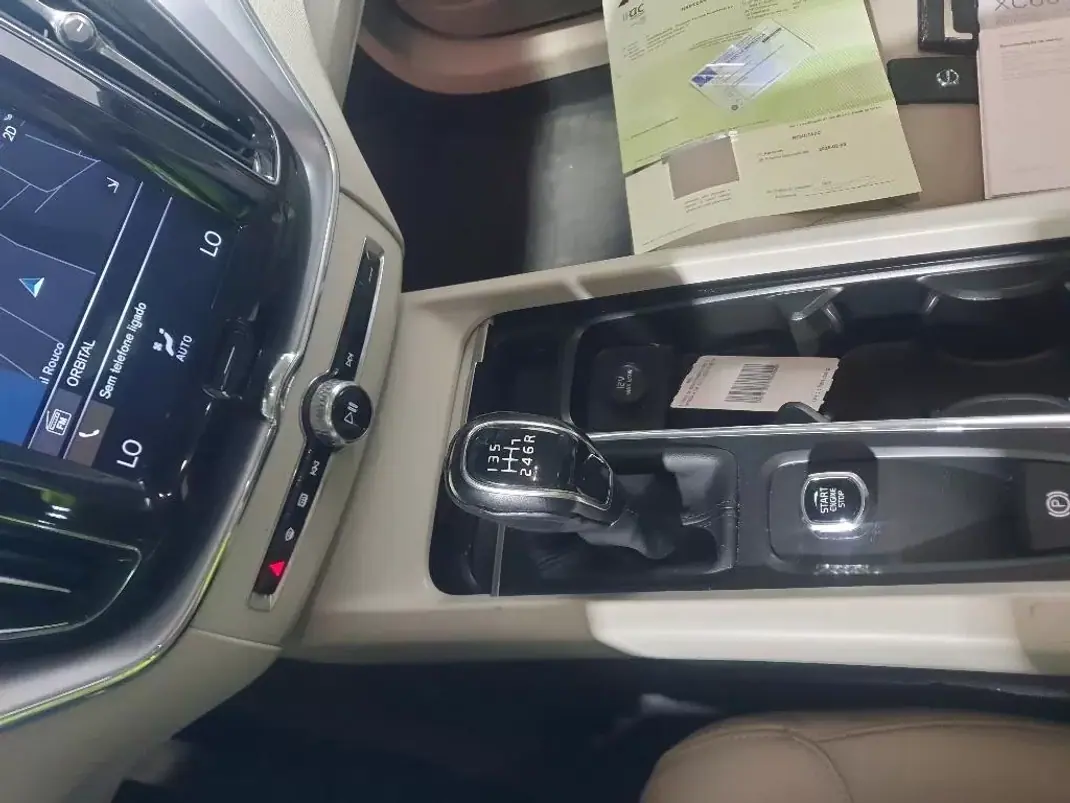 Volvo XC 60 2019 - 23750 EUR, 189121 km - AUTO.MOTO.pt - 189121km - foto 8 de 9