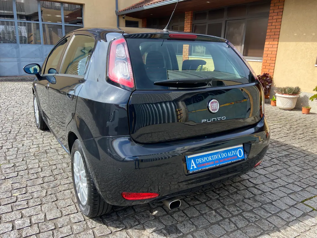 Fiat Punto 2014 - 7890 EUR, 176200 km - AUTO.MOTO.pt - 176200km - foto 2 de 14
