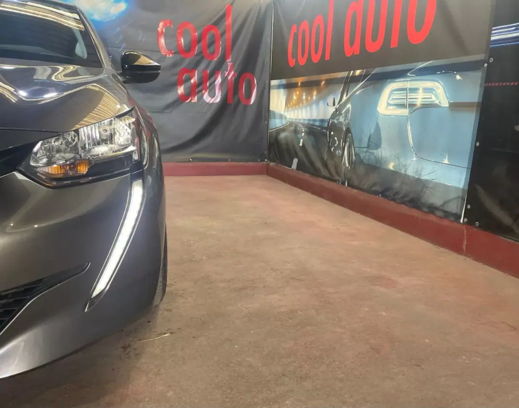 Peugeot 208 2023 - 14900 EUR, 44000 km - AUTO.MOTO.pt - 44000km - foto 23 de 47