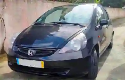 Honda Jazz 2003 - 3749 EUR, 260000 km - AUTO.MOTO.pt - 260000km - foto 2 de 11