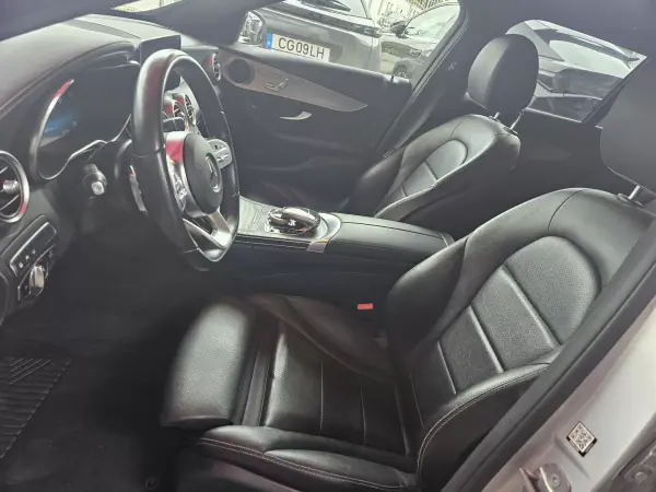 Mercedes-Benz C 300 2020 - 20999 EUR, 207000 km - AUTO.MOTO.pt - 207000km - foto 10 de 22