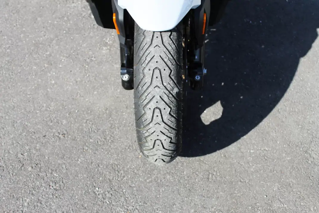 BMW C 440 GT 2025 - 9250 EUR, 2300 km - AUTO.MOTO.pt - 2300km - foto 27 de 28