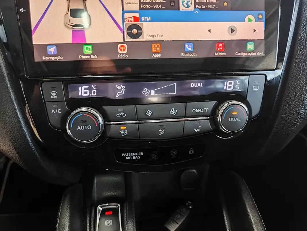 Nissan Qashqai 2015 - 14350 EUR, 98000 km - AUTO.MOTO.pt - 98000km - foto 33 de 38