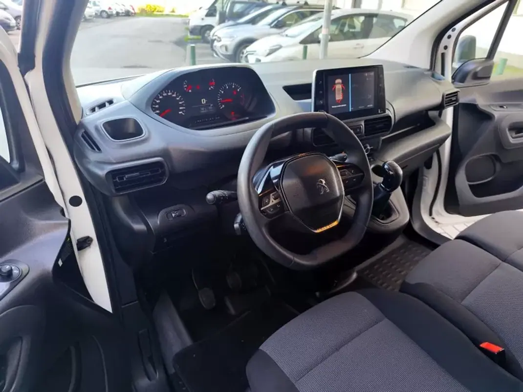 Peugeot Partner 1.6 HDI , 3 Lug. , Iva Dedutivel 2019 - 11980 EUR, 190000 km - AUTO.MOTO.pt - 190000km - foto 2 de 22
