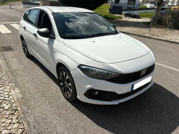 Fiat Tipo Station Wagon 2021 - 9999 EUR, 100000 km - AUTO.MOTO.pt - 100000km - foto 2 de 10