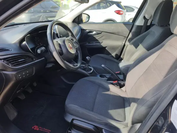 Fiat Tipo Station Wagon 2017 - 9900 EUR, 171332 km - 171332km - foto 6 de 19