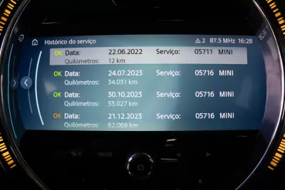 MINI 5 Portas 2022 - 16999 EUR, 153000 km - AUTO.MOTO.pt - 153000km - foto 24 de 38