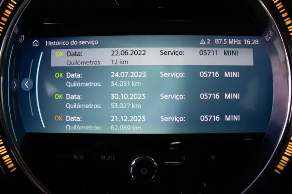 MINI 5 Portas 2022 - 16999 EUR, 153000 km - AUTO.MOTO.pt - 153000km - foto 24 de 38