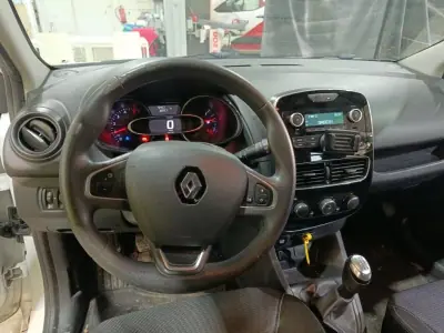 Renault Clio 2019 - 13900 EUR, 70407 km - AUTO.MOTO.pt - 70407km - foto 4 de 7