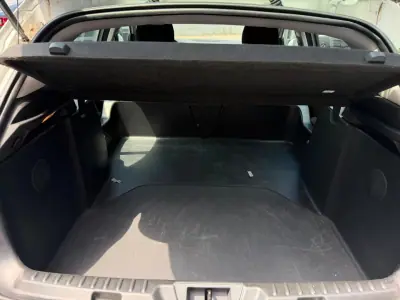 Renault Mégane 2018 - 15500 EUR, 146000 km - AUTO.MOTO.pt - 146000km - foto 11 de 11