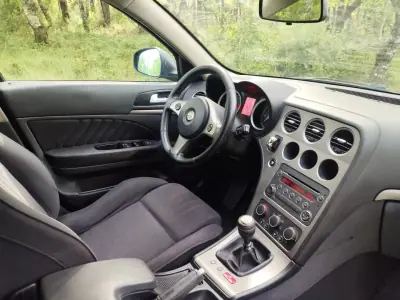 Alfa Romeo 159 Sportwagon 2010 - 7500 EUR, 267600 km - AUTO.MOTO.pt - 267600km - foto 16 de 17
