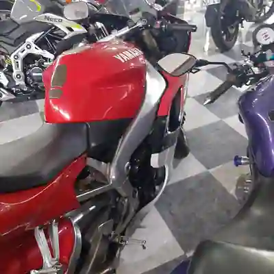 Yamaha YZF R1 2000 — foto 4 de 8