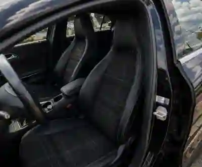 Mercedes-Benz A 180 2016 - 16750 EUR, 160000 km - AUTO.MOTO.pt - 160000km - foto 8 de 9
