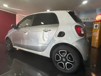 Smart ForFour 2018 - 10950 EUR, 118372 km - AUTO.MOTO.pt - 118372km - foto 4 de 21