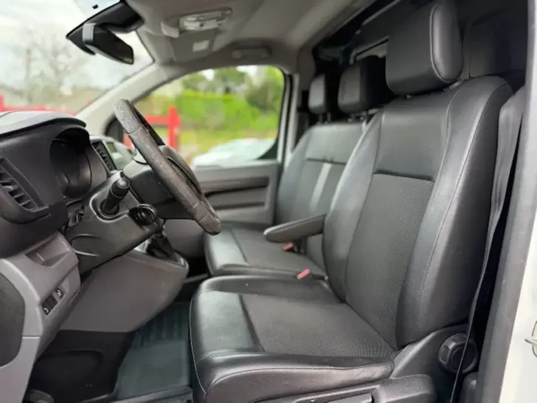 Citroën Jumpy 2020 - 12900 EUR, 160000 km - AUTO.MOTO.pt - 160000km - foto 15 de 18