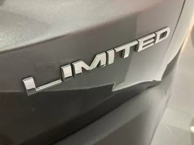 Jeep Renegade 2019 - 12900 EUR, 102216 km - AUTO.MOTO.pt - 102216km - foto 34 de 42