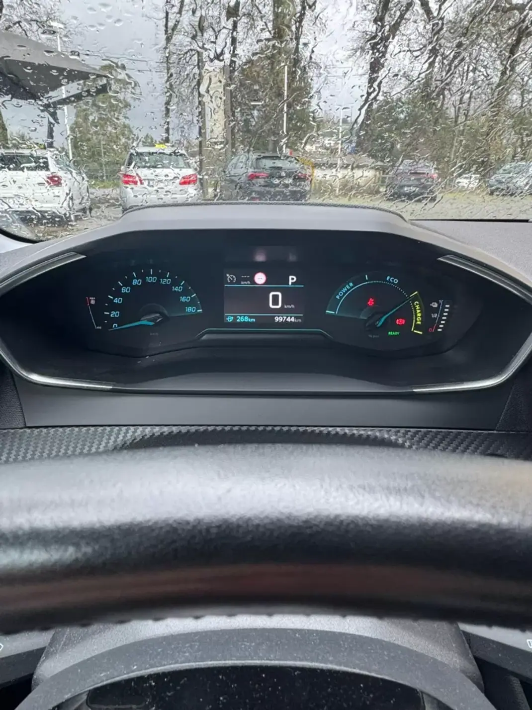 Peugeot e-208 2020 - 15000 EUR, 99692 km - AUTO.MOTO.pt - 99692km - foto 15 de 20