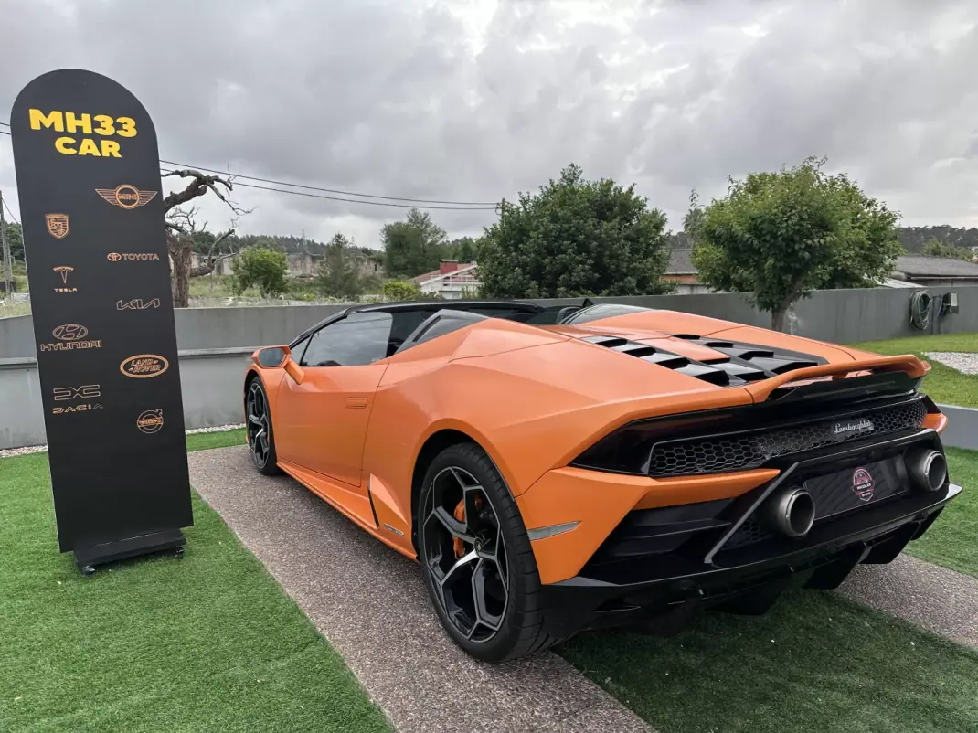 Lamborghini Huracán Spyder 2022 - 398000 EUR, 40000 km - AUTO.MOTO.pt - 40000km - foto 11 de 55