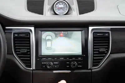 Porsche Macan 2016 - 49950 EUR, 131000 km - AUTO.MOTO.pt - 131000km - foto 43 de 53