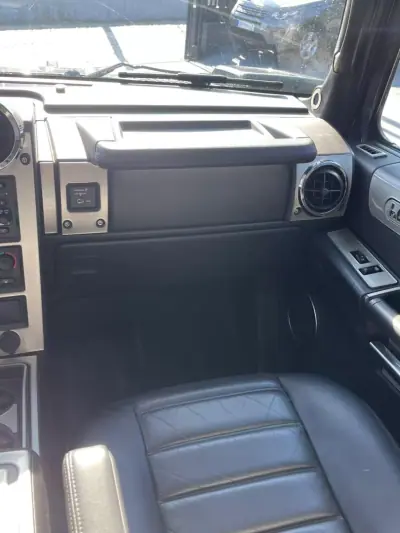 Hummer H2 2010 - 60000 EUR, 143000 km - AUTO.MOTO.pt - 143000km - foto 16 de 17