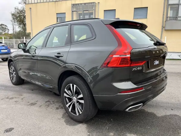 Volvo XC 60 2020 - 32750 EUR, 141000 km - AUTO.MOTO.pt - 141000km - foto 6 de 51