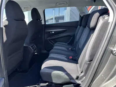 Peugeot 5008 2017 - 13900 EUR, 200000 km - AUTO.MOTO.pt - 200000km - foto 24 de 49