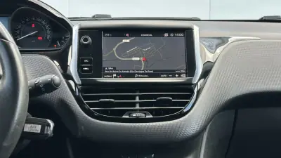 Peugeot 208 2019 - 8990 EUR, 107500 km - 107500km - foto 21 de 31
