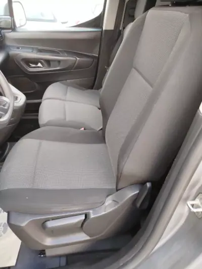 Citroën Berlingo blue hdi 2019 - 16900 EUR, 89000 km - AUTO.MOTO.pt - 89000km - foto 8 de 9