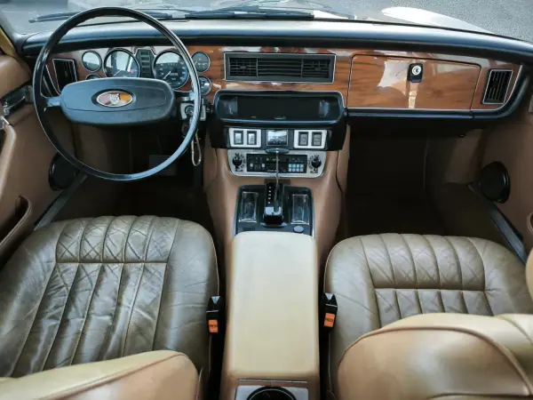 Jaguar XJ6 1976 - 24950 EUR, 47777 km - AUTO.MOTO.pt - 47777km - foto 7 de 60