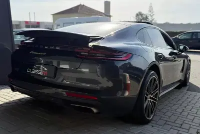 Porsche Panamera 2018 - 74500 EUR, 50941 km - AUTO.MOTO.pt - 50941km - foto 9 de 41