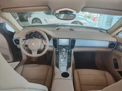 Porsche Panamera 2012 - 41990 EUR, 58000 km - AUTO.MOTO.pt - 58000km - foto 20 de 42