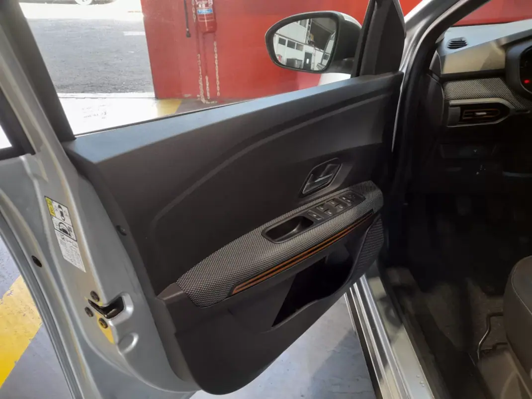 Dacia Sandero 2022 - 15500 EUR, 86971 km - AUTO.MOTO.pt - 86971km - foto 8 de 17