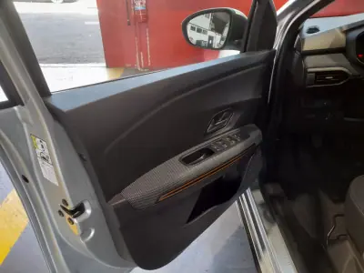 Dacia Sandero 2022 - 15500 EUR, 86971 km - AUTO.MOTO.pt - 86971km - foto 8 de 17