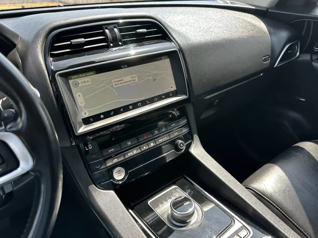 Jaguar F-Pace 2018 - 22500 EUR, 146000 km - 146000km - foto 52 de 69